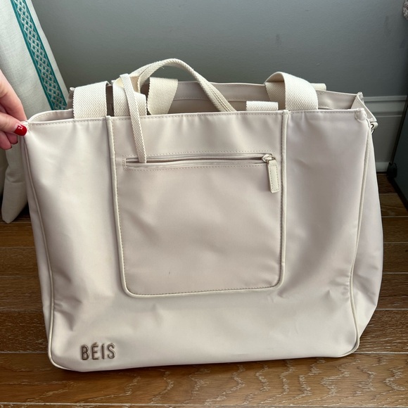 Beis East to West Tote - Picture 8 of 12